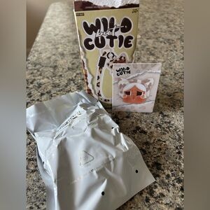 Crybaby wild but cutie phone charm - Vanilla cutie